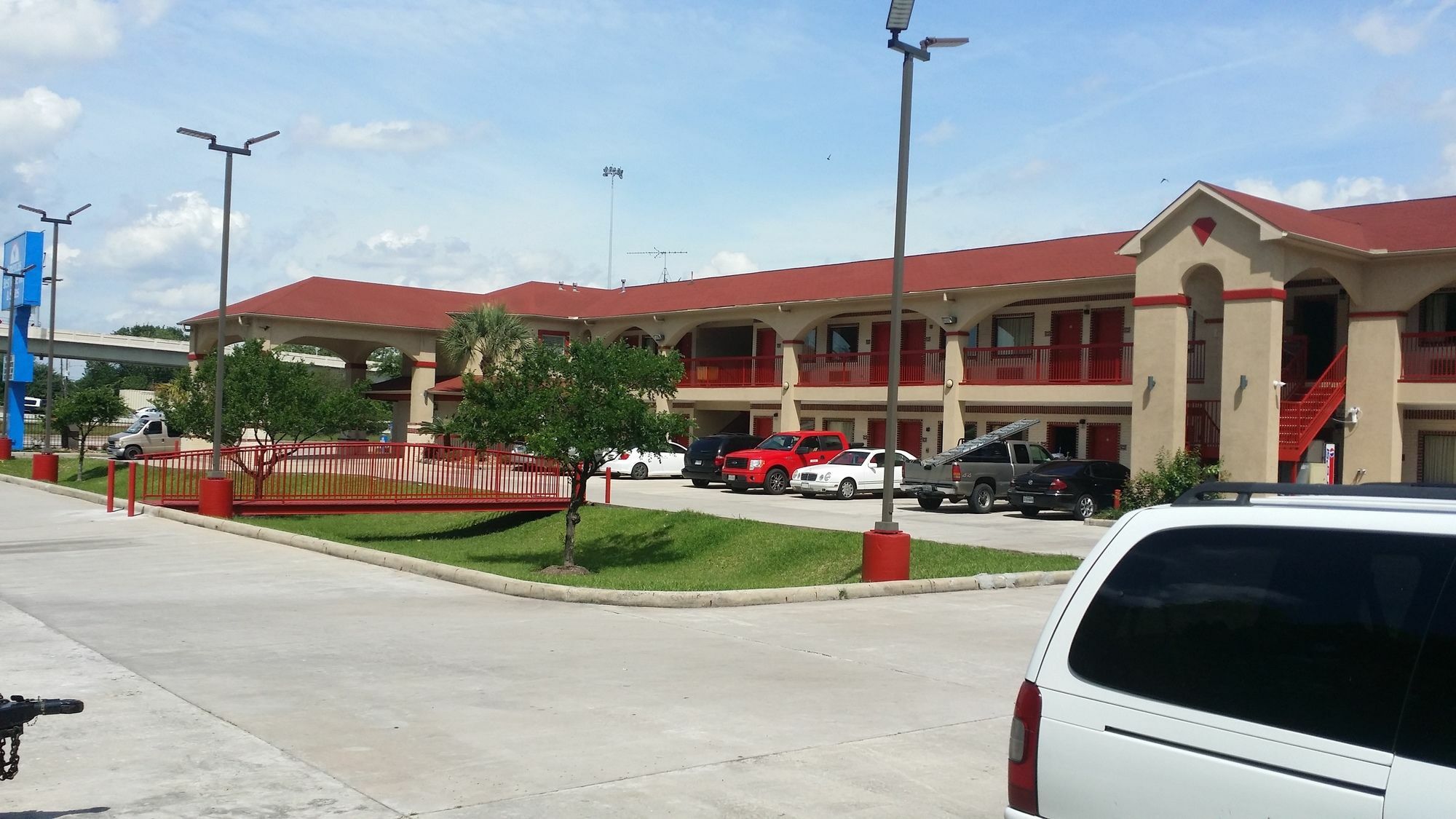 Americas Best Value Inn & Suites Northeast Houston Buitenkant foto