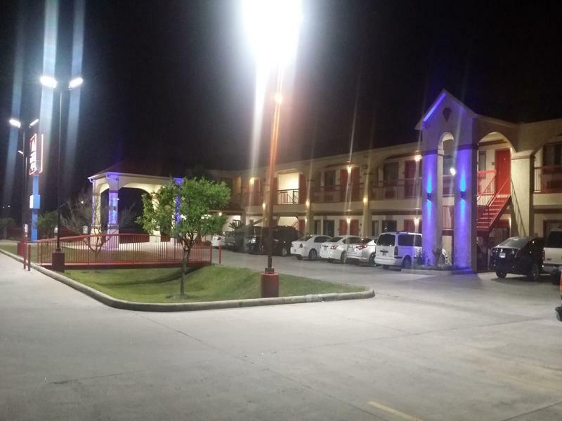 Americas Best Value Inn & Suites Northeast Houston Buitenkant foto