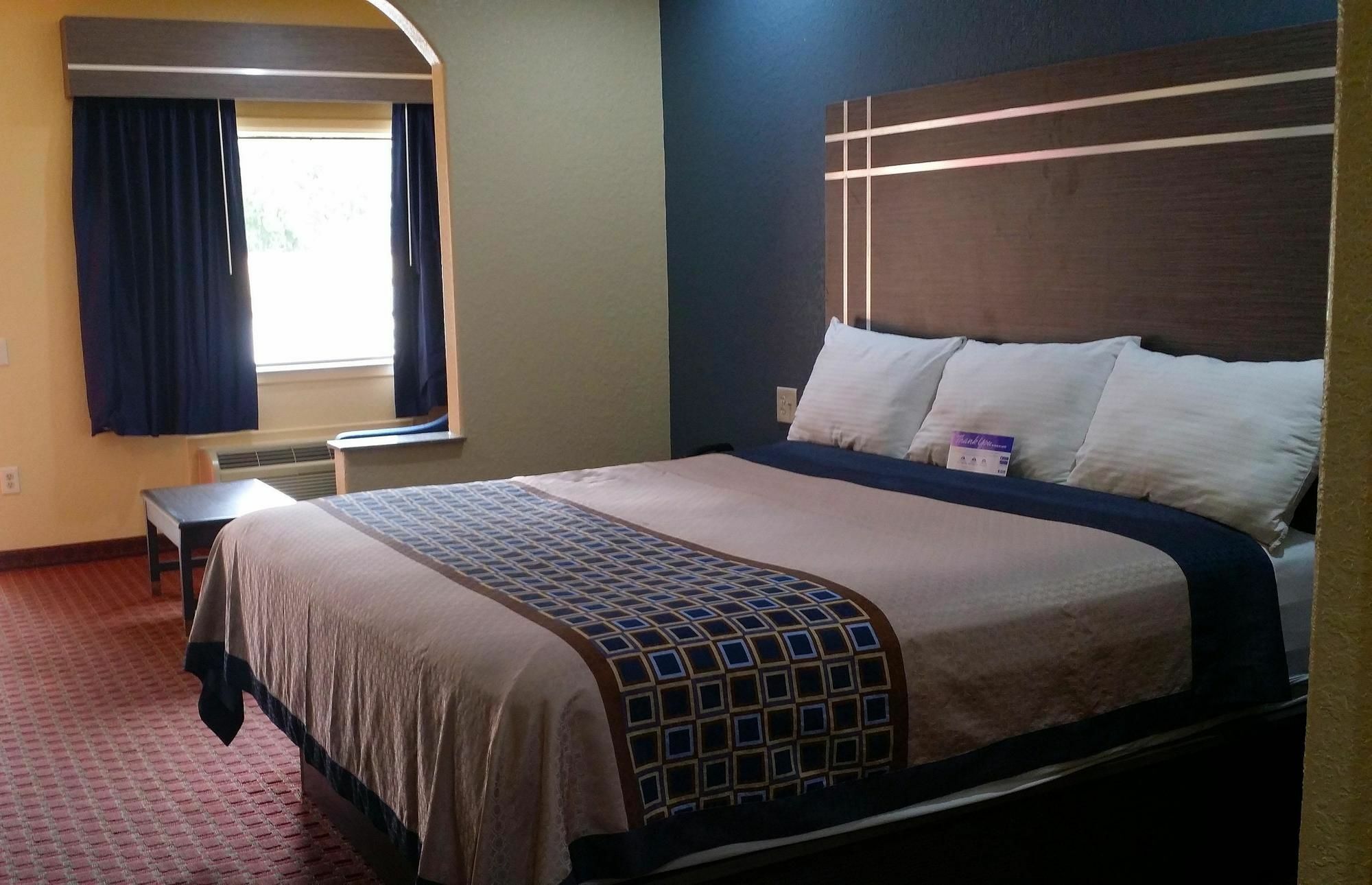 Americas Best Value Inn & Suites Northeast Houston Buitenkant foto