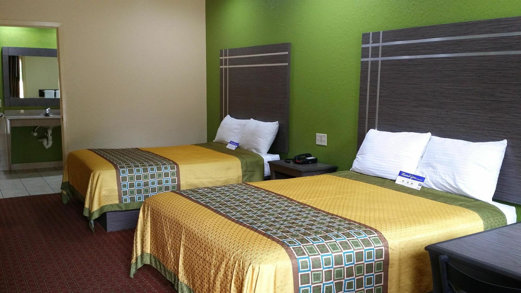 Americas Best Value Inn & Suites Northeast Houston Buitenkant foto
